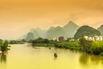 中国历史上在世界上最强大的时候、最屈辱的时候、最繁荣的时候分别是哪个朝代